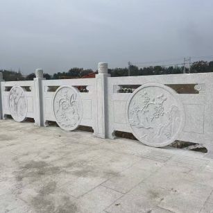 江苏芝麻白河道栏杆 石材栏杆