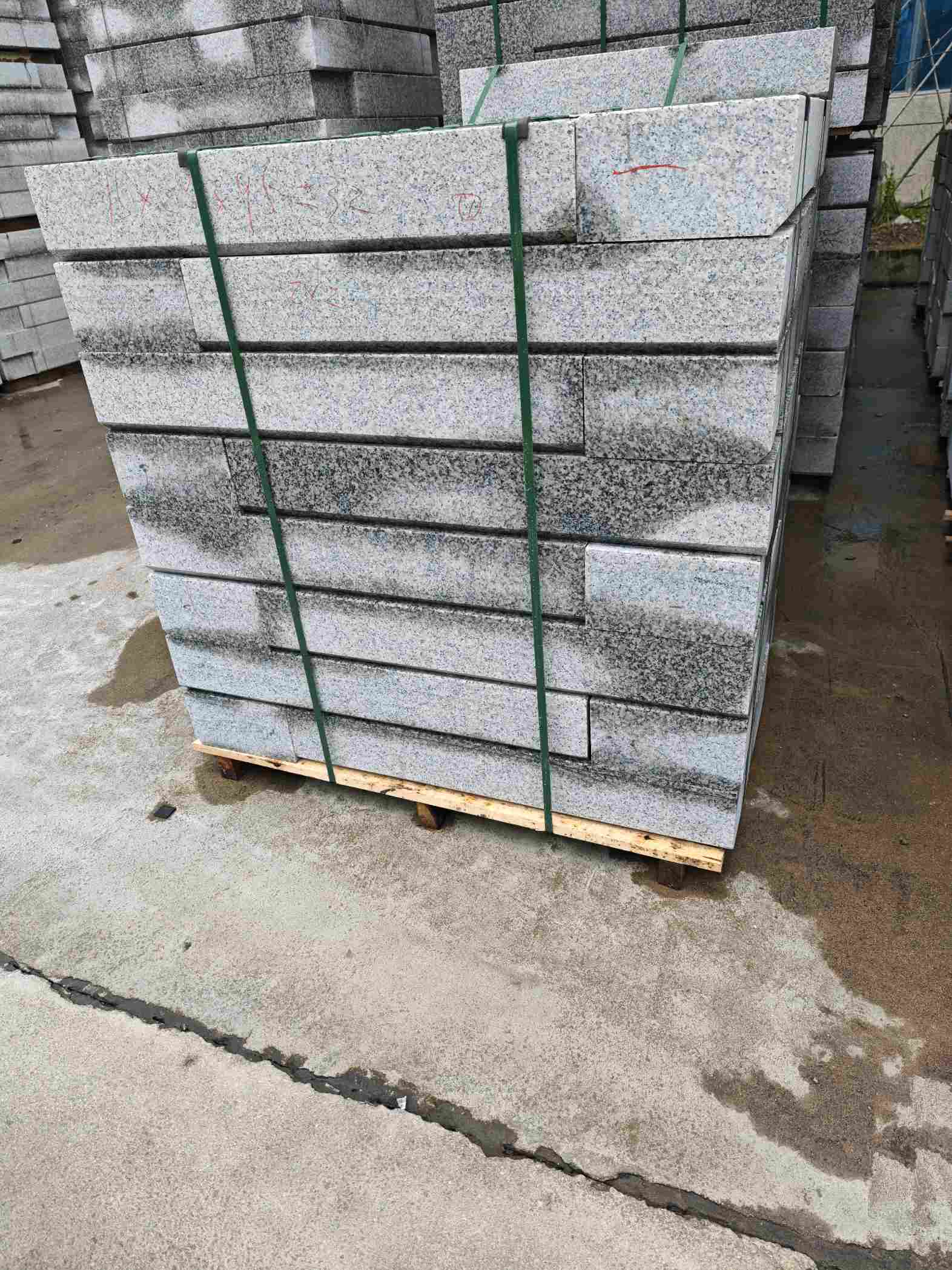 江苏芙蓉白路牙石，马路牙子